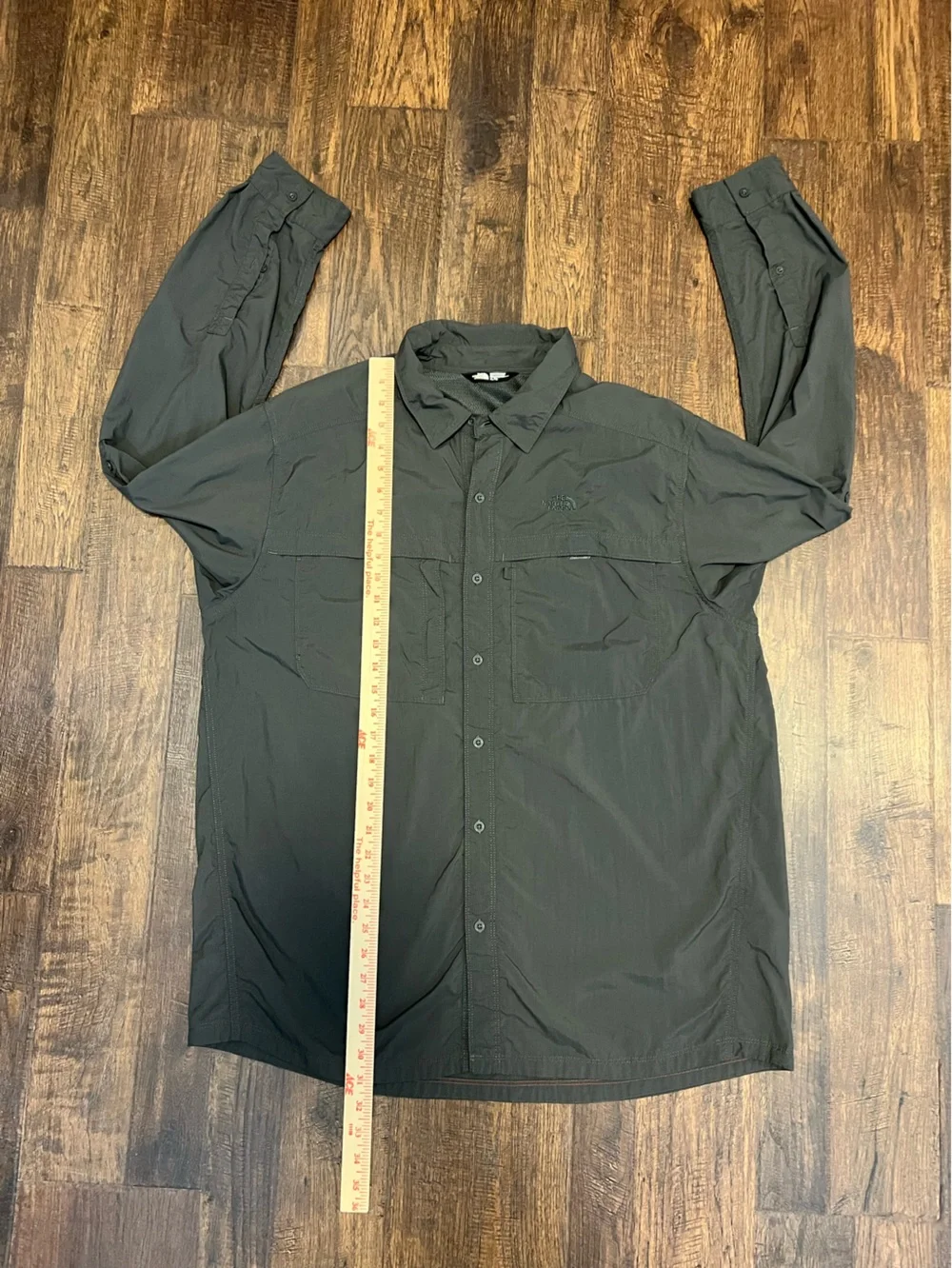 The North Face Men's  Lightweight Button-Front Fishing Shirt Color Dark Gray